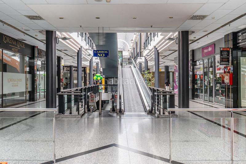Foto ab3b7cc4-c0c4-417b-86fd-265f616bb45c. Local comercial  en centro comercial neptuno!!!!!!!!!!!!! en Granada