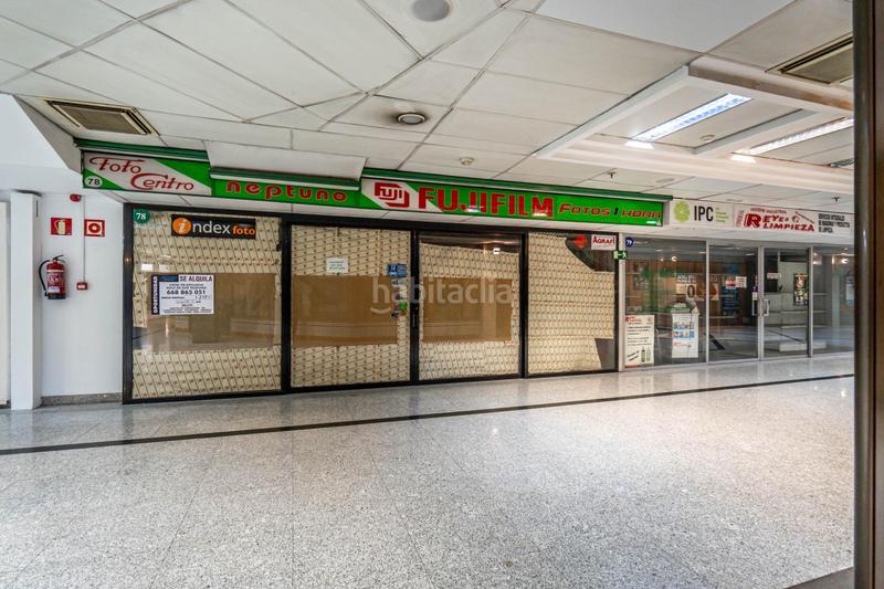 Foto c7b379d1-548c-4df0-8a61-803a3a16a079. Local comercial  en centro comercial neptuno!!!!!!!!!!!!! en Granada
