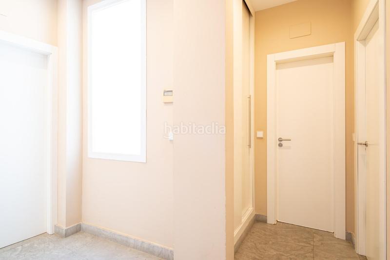 Foto 5220a548-3b5f-4347-817d-0972207061e9. Edificio esta casa no es solo un lugar para vivir, es un estilo de vida y una inversión en pleno epicentro. en Granada