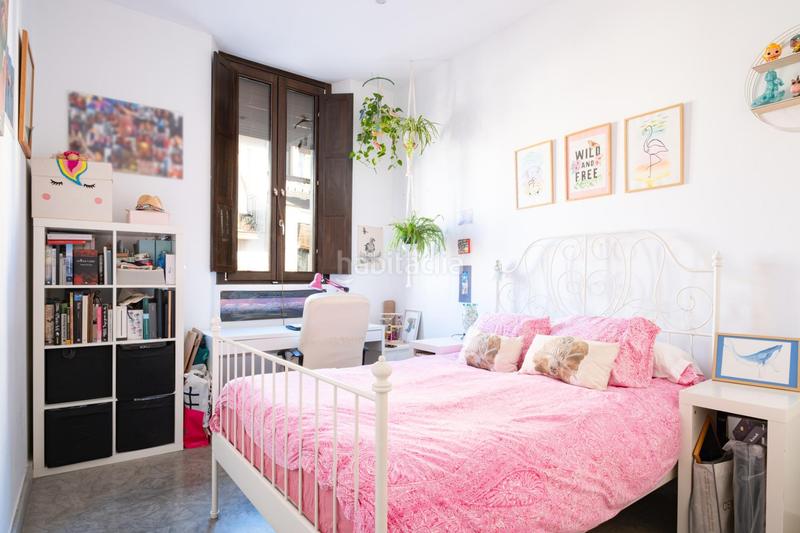 Foto 99e76457-ab49-4976-9ce6-e4a61ab4613f. Edificio esta casa no es solo un lugar para vivir, es un estilo de vida y una inversión en pleno epicentro. en Granada