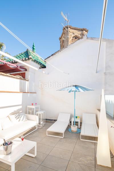 Foto f6df2adf-77e0-4dd4-9528-36f1574af59b. Edificio esta casa no es solo un lugar para vivir, es un estilo de vida y una inversión en pleno epicentro. en Granada