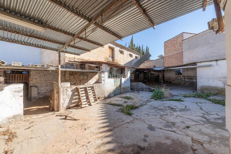 Foto e277a26b-1ef6-4650-80ea-e1ce02f987f6. Masía en calle gardenia (chaparral) 4 vivienda con múltiples opciones en Albolote
