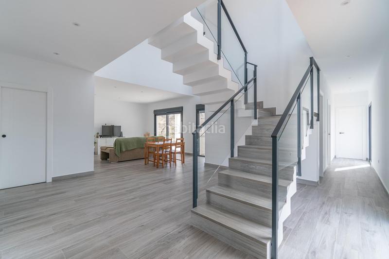 Foto d327b68c-0cac-4727-b74f-e0e78f2e9f9f. Chalet  nueva construcción . 5 dormitorios ,3 baños. en Otura