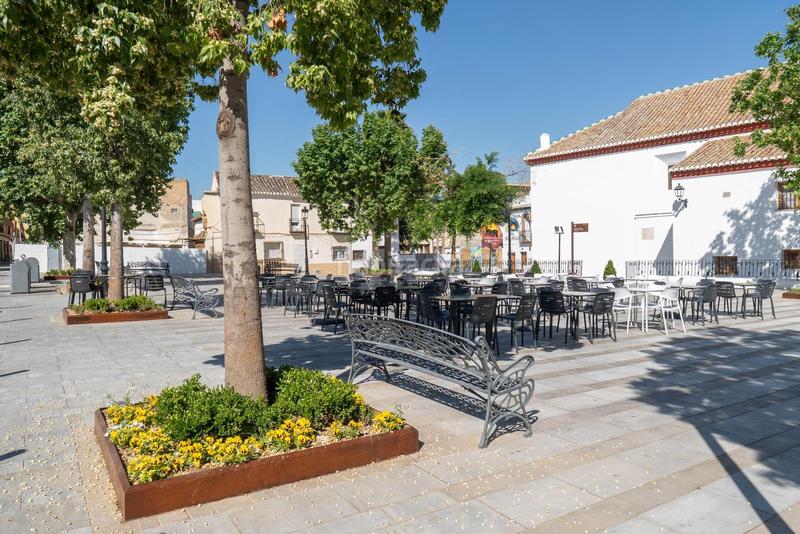 Foto 1dd28378-82b4-4e98-ad10-9ad6484a5f51. Casa  de tres plantas con 288 m2 a reformar frente al ayuntamiento en Ogíjares