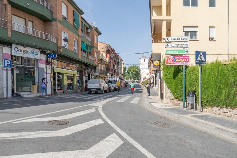 Foto e03878f8-3741-4b1a-854a-8d3da160da9b. Casa  de tres plantas con 288 m2 a reformar frente al ayuntamiento en Ogíjares