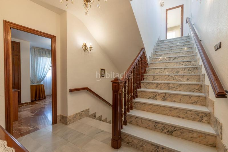 Foto 53864876-77cb-4f52-95e1-db7b239e7211. Casa aparellada amb aparcament a Jun