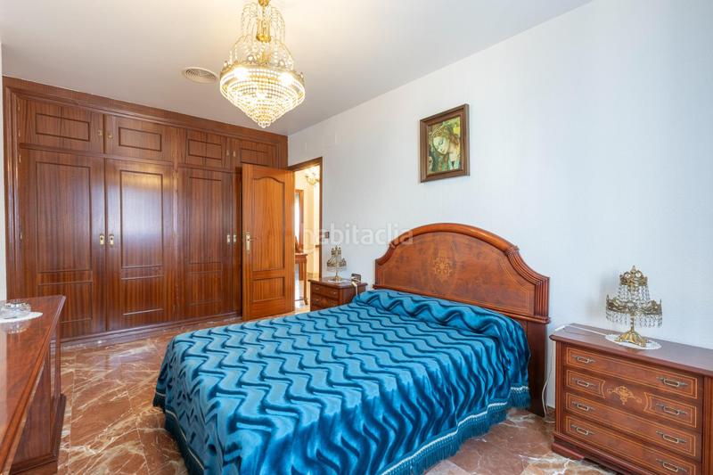 Foto 6147f254-58ab-4b41-b000-e666c5bee50d. Casa aparellada amb aparcament a Jun