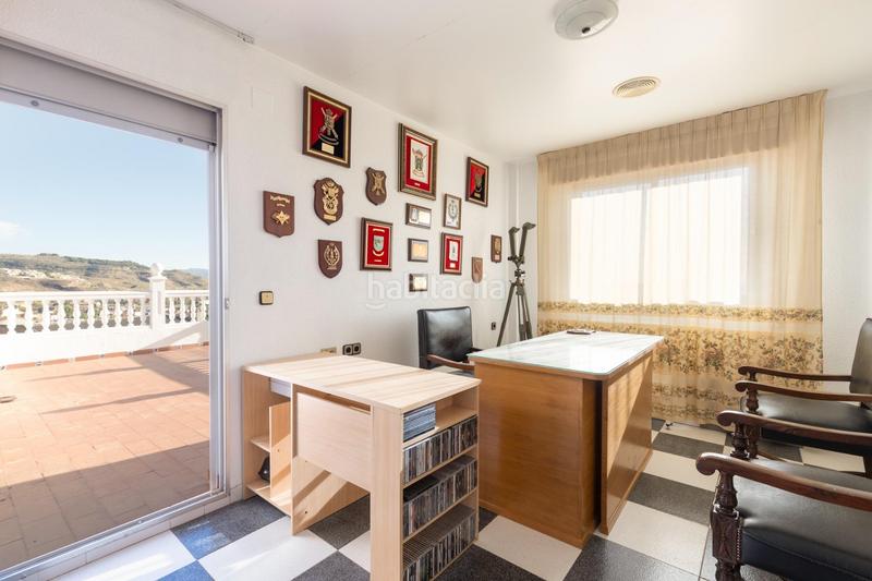Foto 91158517-4f48-4d84-aa0d-b33e74b2e4c0. Casa aparellada amb aparcament a Jun