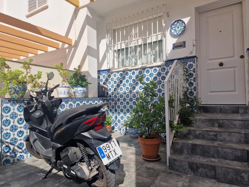 Foto beb7ec9f-1632-4eb0-8d79-e6b1a5592904. Casa adosada bonita y luminosa casa en albaycin!!!!!!!!!! en Granada