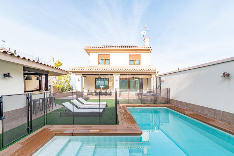 Foto 4df73776-67af-4267-9c3c-270acca4fcda. Xalet amb calefacció aparcament piscina a Barrio de la Vega Monachil