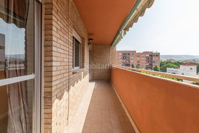 Foto c715932d-5974-407f-a4ac-fb73d6fe63a7. Pis amb aparcament a Barrio de Zaidín Granada