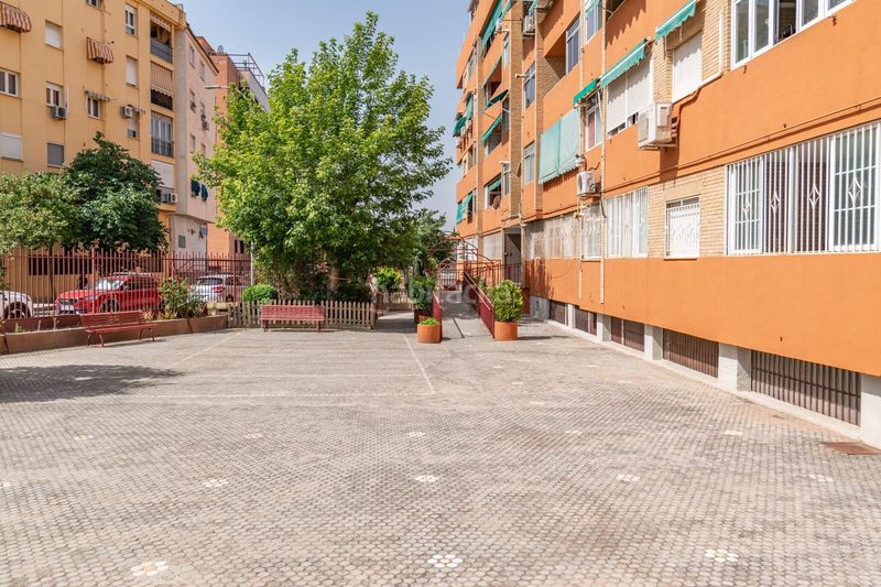 Foto ec68421a-7b30-4010-acff-38543df2b9ec. Pis amb aparcament a Barrio de Zaidín Granada