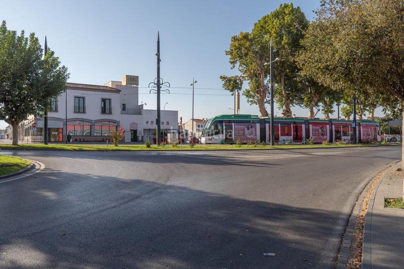 Foto d93fcf7d-8f4b-44e8-9ed6-319b3a3ab8de. Posto auto in calle de nelson mandela 10 in Poniente Armilla