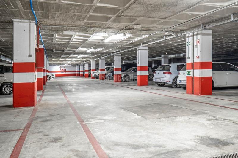 Foto f3f7005b-3d63-489a-acef-bd3b8b56cfc1. Posto auto in calle de nelson mandela 10 in Poniente Armilla