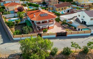 Xalet a Padul. Espectacular chalet de lujo en el puntal