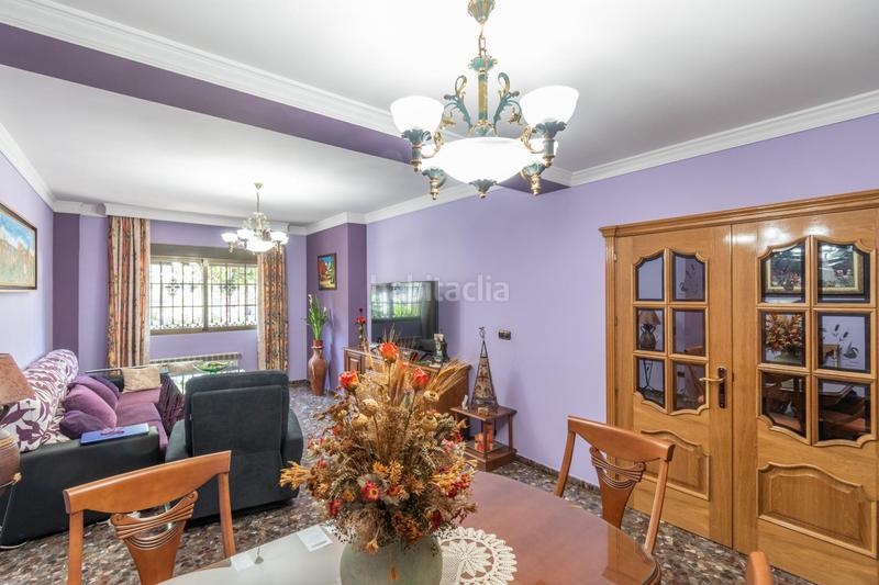 Foto 1babcbda-f28b-4437-9592-87544b94196b. Semi detached house with heating parking in Rosaleda - Juventud Granada