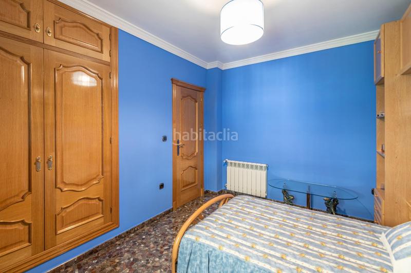 Foto 5a97b052-d484-4ac9-8198-17161e5fcf30. Semi detached house with heating parking in Rosaleda - Juventud Granada