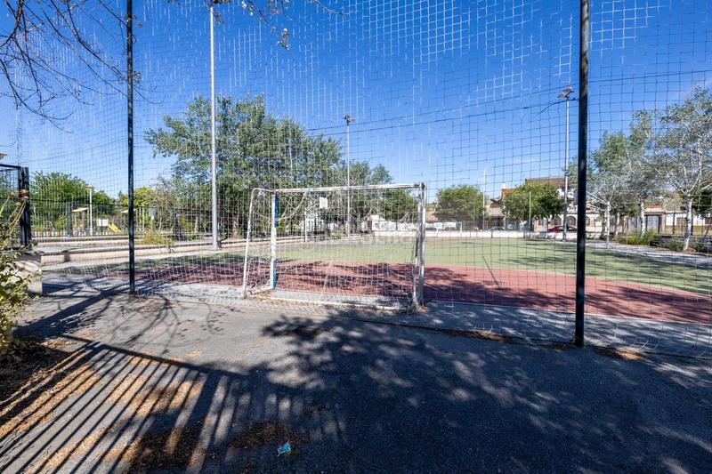 Foto daab5a63-383d-4230-b191-d173a45b79e2. Casa a schiera in Rosaleda - Juventud Granada