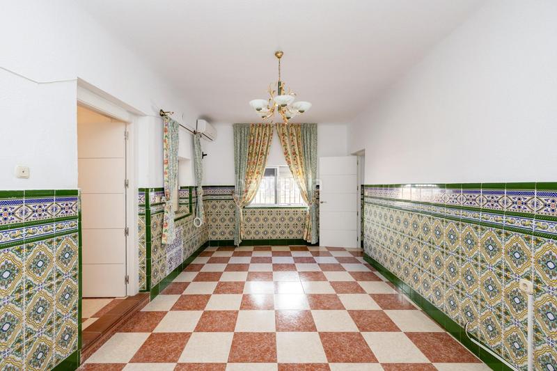 Foto a22d111c-005b-4eb4-8149-7cafbd4b285b. Casa adosada en Rosaleda - Juventud Granada