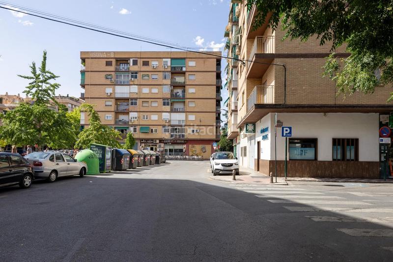 Foto d55b02be-861d-45f8-8b39-1e835a86f52f. Local comercial a Barrio de Zaidín Granada