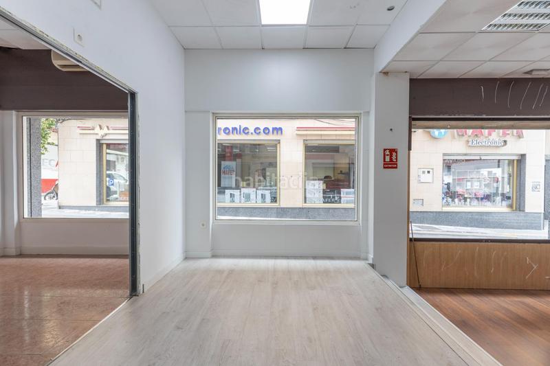 Foto 59468fee-2308-47f8-a208-26680189303a. Locale commerciale in calle calle de miguel hernández 1 in Maracena