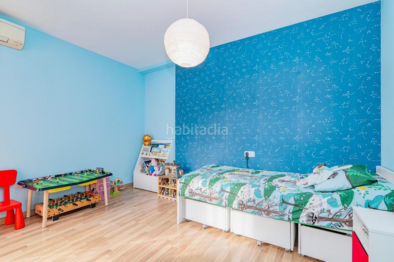 Foto c287b01f-a87f-499c-a07c-e7cc9c258365. Casa adossada amb aparcament a Güevéjar