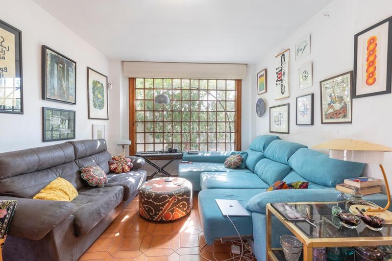 Foto 90a5a786-0266-468b-8ed4-0ab8d9a39bc6. Chalet inversión!!! gran chalet en pleno centro de la zubia!!! en Zubia (La)