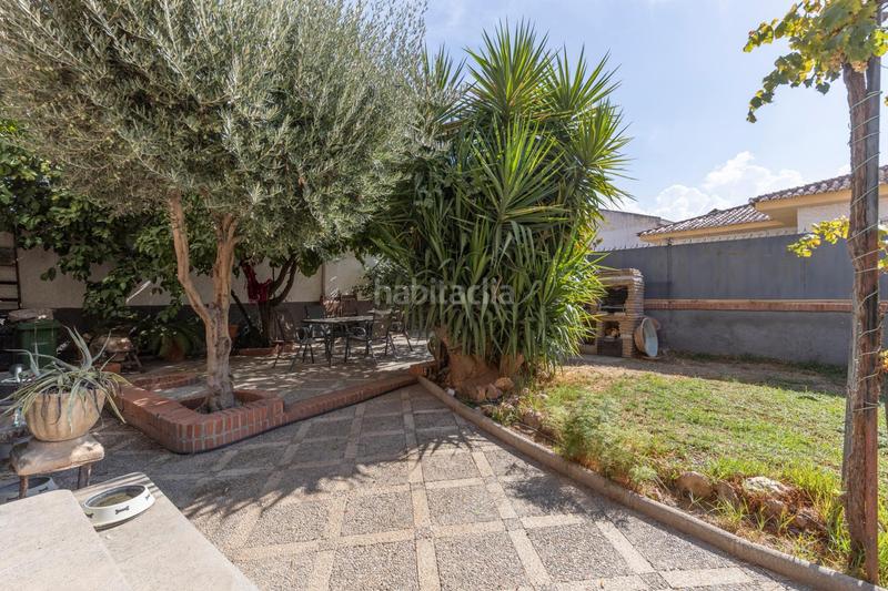 Foto ab5d2f18-fd93-45fb-aca0-2393a85a7b51. Chalet inversión!!! gran chalet en pleno centro de la zubia!!! en Zubia (La)