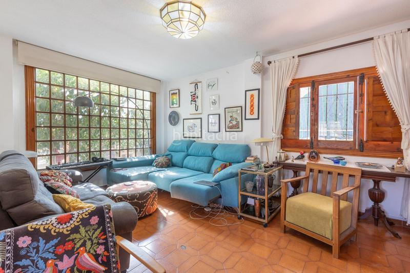 Foto d9965c7c-d15a-4edb-8293-a3fec2eeb636. Chalet inversión!!! gran chalet en pleno centro de la zubia!!! en Zubia (La)