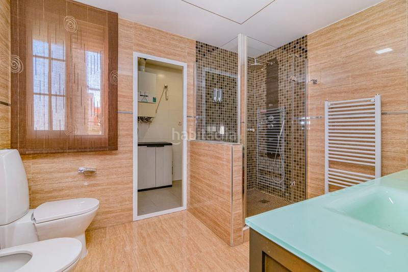 Foto 433d0912-61c3-4a5c-a7d6-a74d85c70f47. Casa adosada casoplon en el zaidin en Barrio de Zaidín Granada