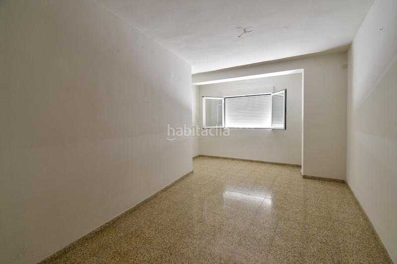 Foto 26ecc96e-b814-4227-ab81-e305d098fb99. Casa amb aparcament a Maracena