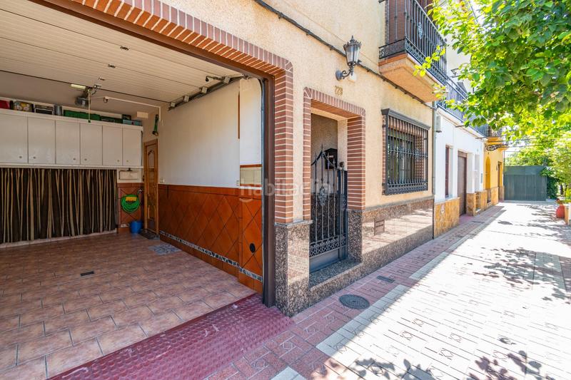 Foto 882fa67f-7fbd-45c2-8b2e-a024bb4ce963. Casa adossada amb calefacció aparcament a Rosaleda - Juventud Granada