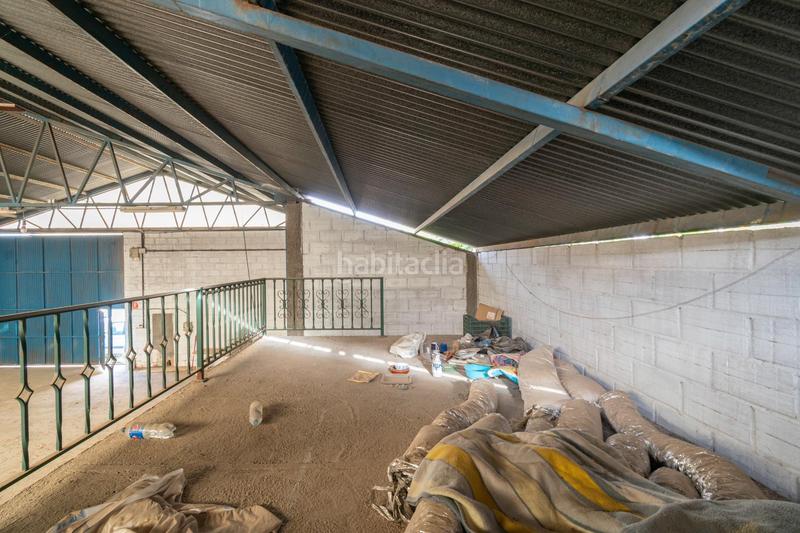 Foto cf6ad21d-86de-4bad-832d-b574b5c0298d. Fabrikhalle in Jun