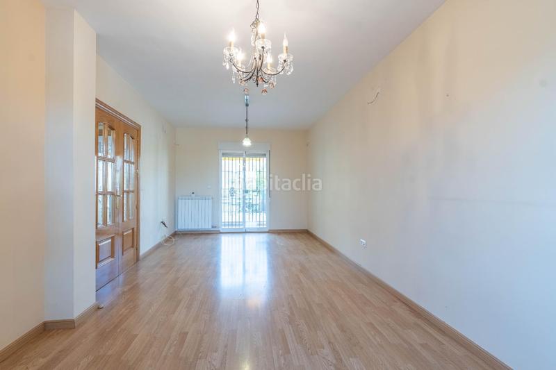 Foto 77f09c3d-e8e0-4472-b3a8-01fc82452504. Maison jumelée avec chauffage parking dans Cúllar Vega