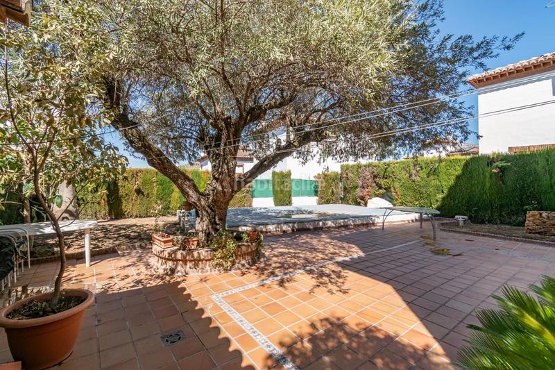 Foto de6b2b10-0776-4050-ba43-6fce5aaf4df8. Chalet with heating parking pool in La Zubia Ciudad Zubia (La)