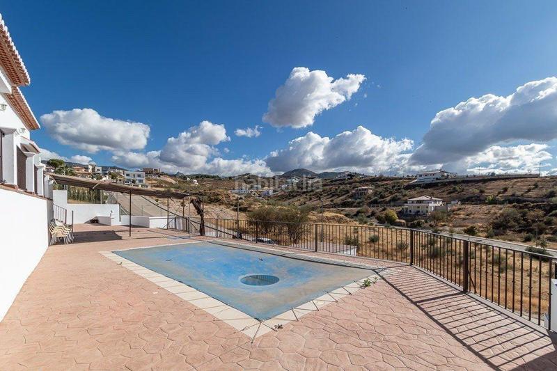 Foto 418a150c-ad4f-47b9-84bb-499299edc9e8. Chalet mit parking pool in Altos de la Zubia Zubia (La)