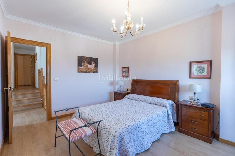 Foto 70c7bf45-dbd4-4414-985d-3979882dc404. Chalet in calle calle del lirio in Gójar