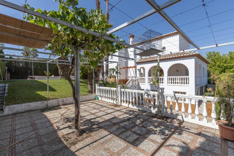 Foto 757dd08d-c2af-48af-9a01-64bed6ced84a. Chalet in calle calle del lirio in Gójar