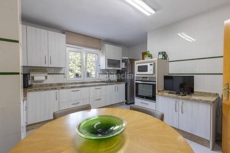 Foto 8e03d9ac-c7d9-43eb-a988-3bd2c8ce60e8. Chalet in calle calle del lirio in Gójar