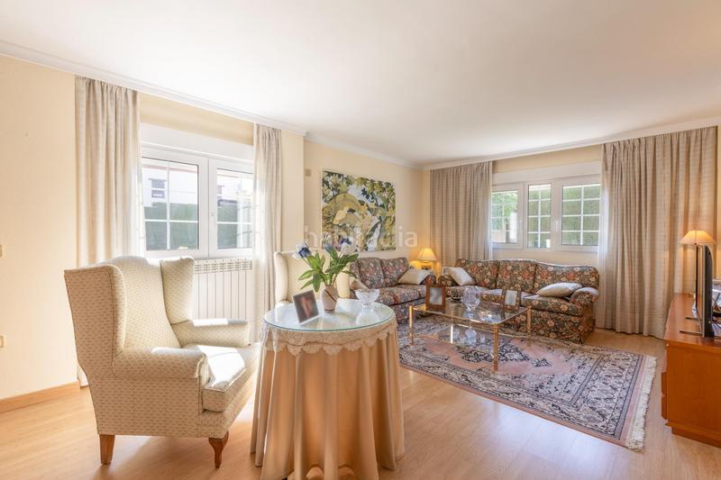 Foto 918c3ae1-1060-46de-81c2-c43b2f1ee2ab. Chalet in calle calle del lirio in Gójar