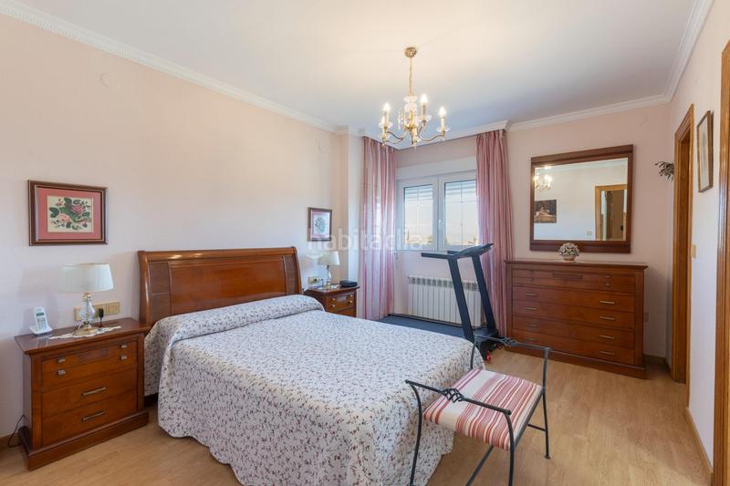 Foto b13e34e7-55a5-4467-b988-2deabf12ce9c. Chalet in calle calle del lirio in Gójar