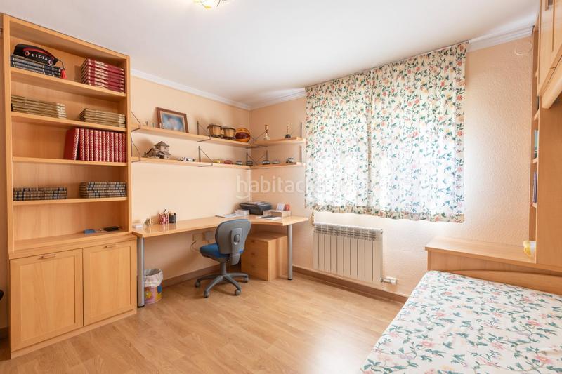 Foto b19c4f4f-7e9b-4262-9d56-6c8218c8c411. Chalet in calle calle del lirio in Gójar