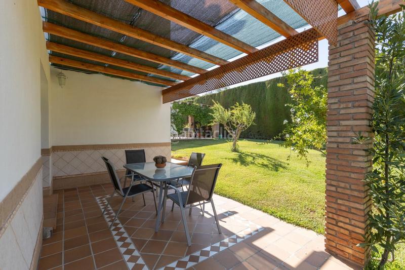 Foto d240bafd-dded-4ef8-8d89-807390337818. Chalet in calle calle del lirio in Gójar