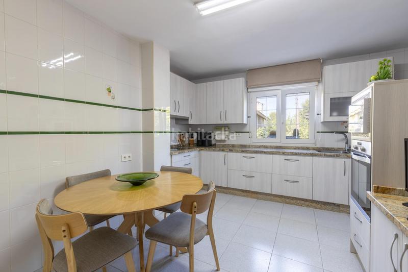 Foto e50420da-984e-414f-9814-68e82519f78d. Chalet in calle calle del lirio in Gójar