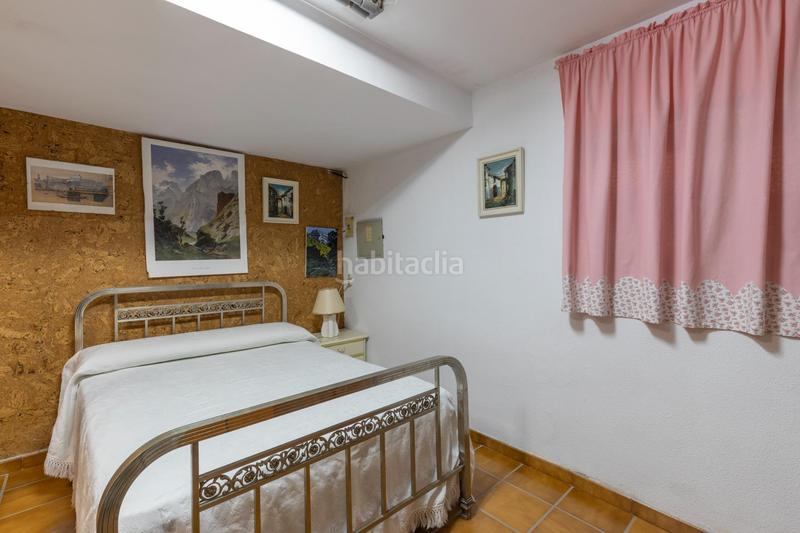 Foto ec267d17-e3c6-4dde-b864-721201e2a7b8. Chalet in calle calle del lirio in Gójar