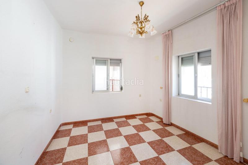 Foto a18a7bda-586b-475e-a609-4d81e22ece74. Casa adosada en Rosaleda - Juventud Granada