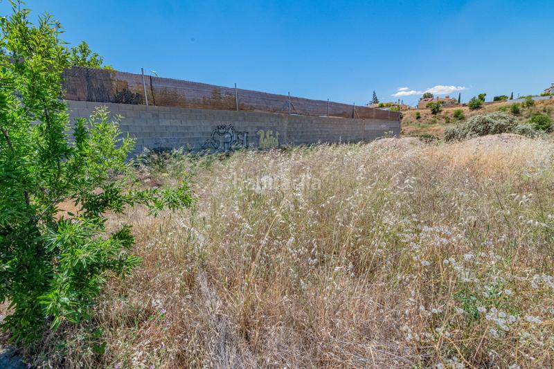 Foto 6a8db44e-2313-49a5-86e4-2e93850ada59. Terreno residencial terreno en la zubia en Altos de la Zubia Zubia (La)