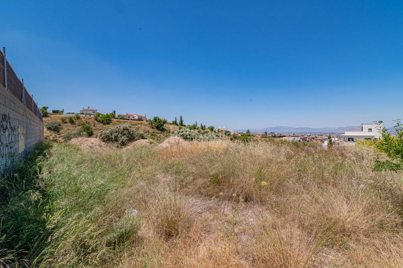 Foto 8c5b1ab4-560b-4112-81f6-9c5e399d5225. Terreno residencial terreno en la zubia en Altos de la Zubia Zubia (La)