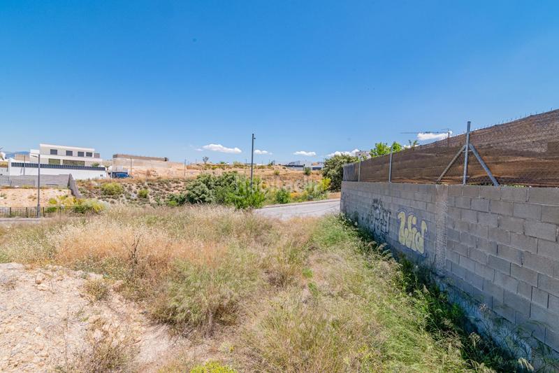 Foto e8905e97-c180-42fd-ae67-13cc9c11363c. Terreno residencial terreno en la zubia en Altos de la Zubia Zubia (La)