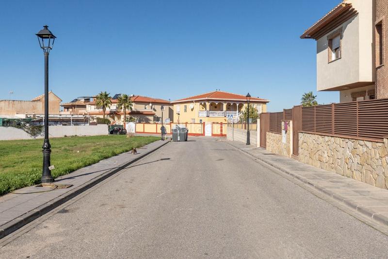 Foto e0ed2ce2-e49e-423d-b5a6-78e26309f0f3. Terreny residencial a Ogíjares